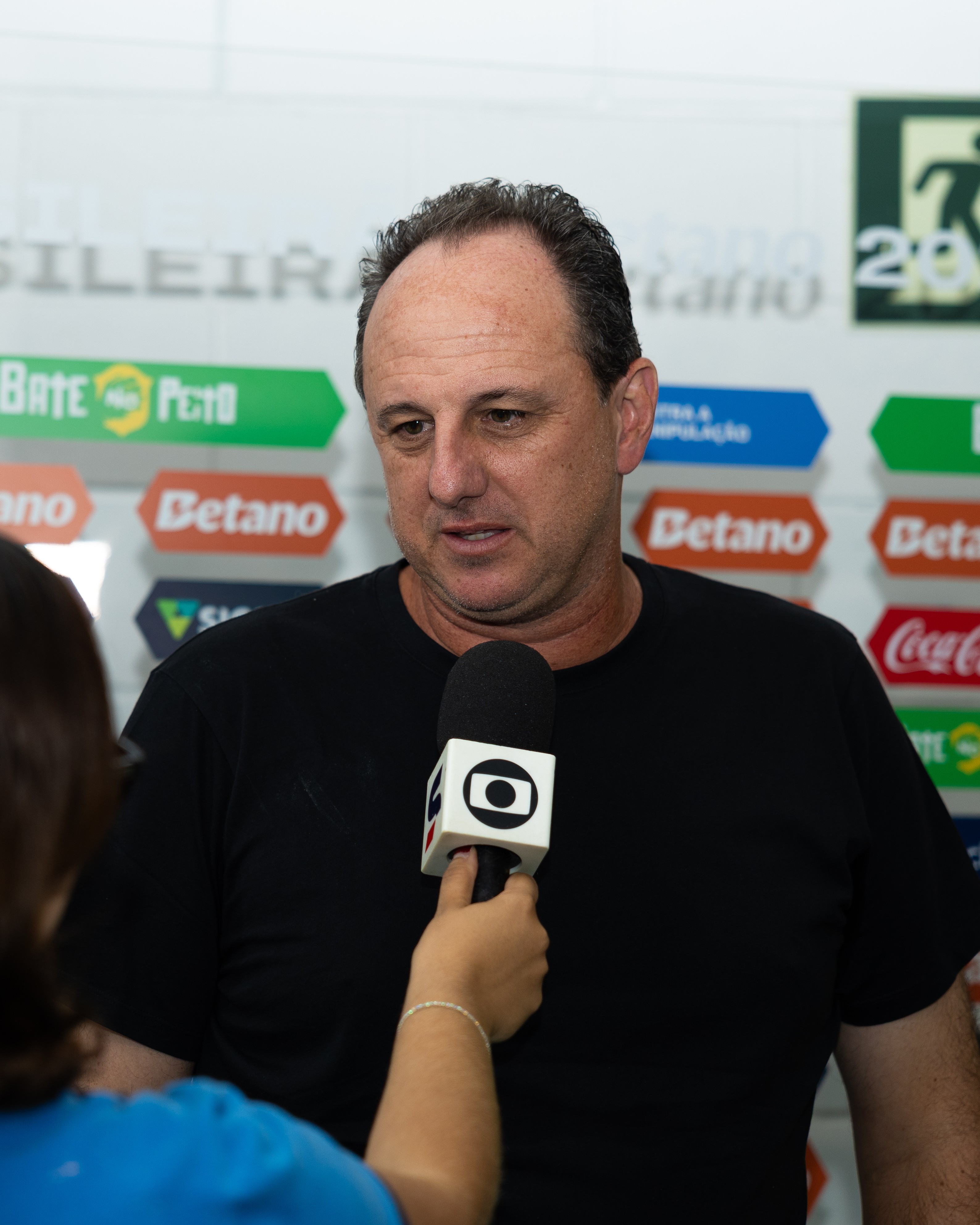 Com o Bahia de volta ao G-4, Ceni avalia disputa pela Libertadores: "Vai ser ponto a ponto até o final"