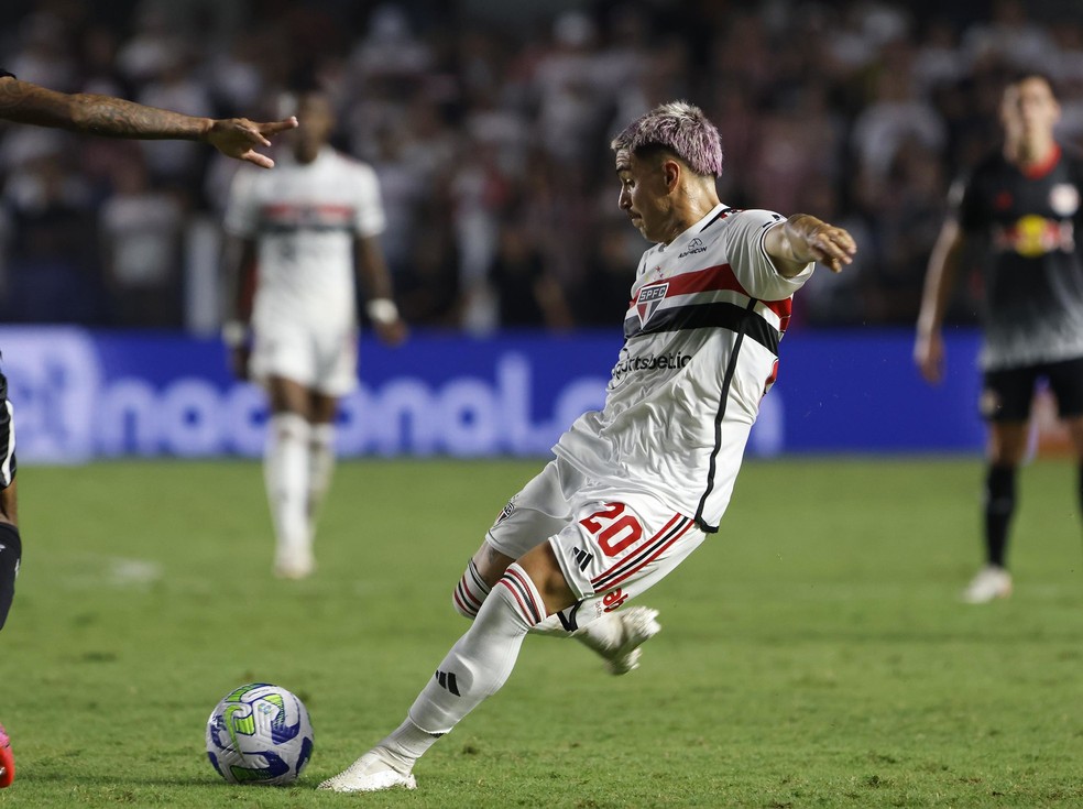 Gabriel Neves pode deixar o São Paulo na próxima temporada — Foto: Rubens Chiri/Saopaulofc.net