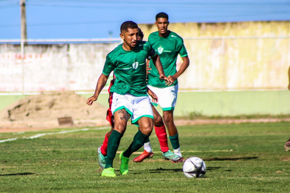 Thiago também ajudou o Alecrim a voltar à elite do futebol potiguar — Foto: Ricardo Oliveira