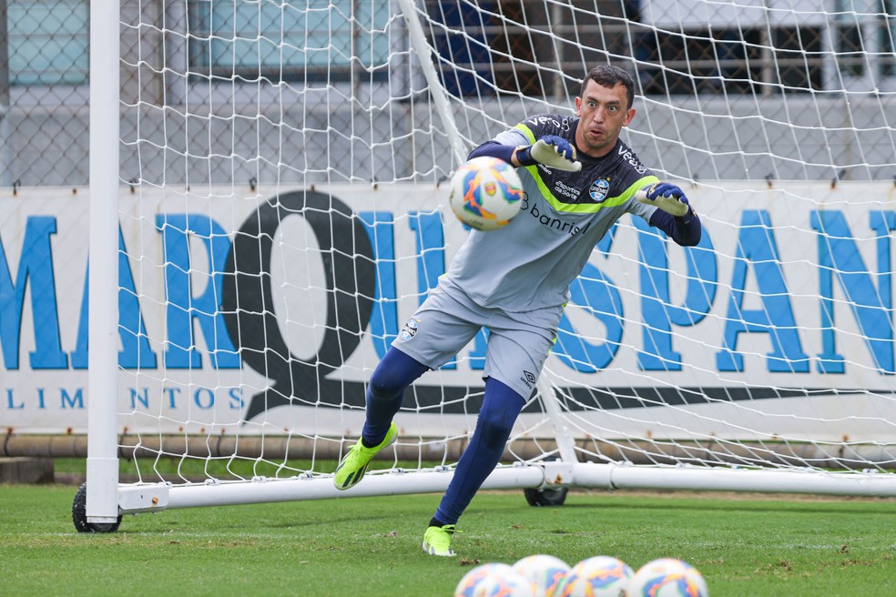 Agustín Marchesín no treino do Grêmio — Foto: Renan Jardim/Grêmio FBPA