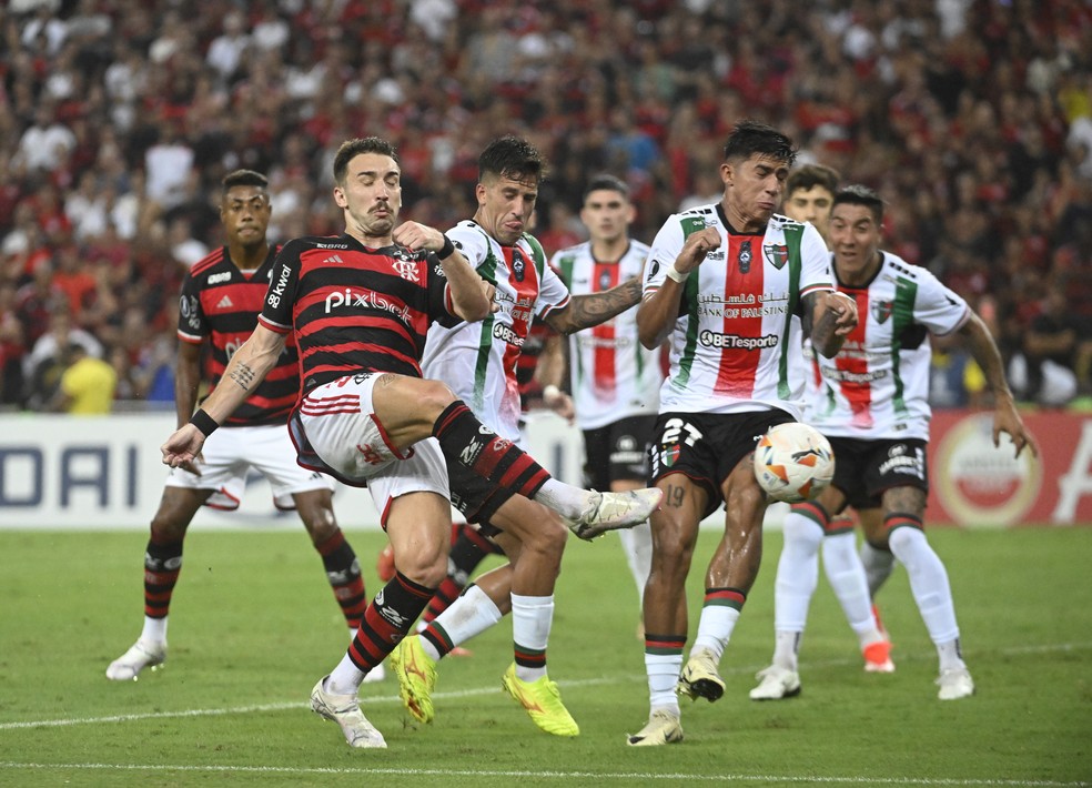 No jogo de ida pelo Grupo E, o Flamengo venceu o Palestino por 2 a 0 — Foto: André Durão