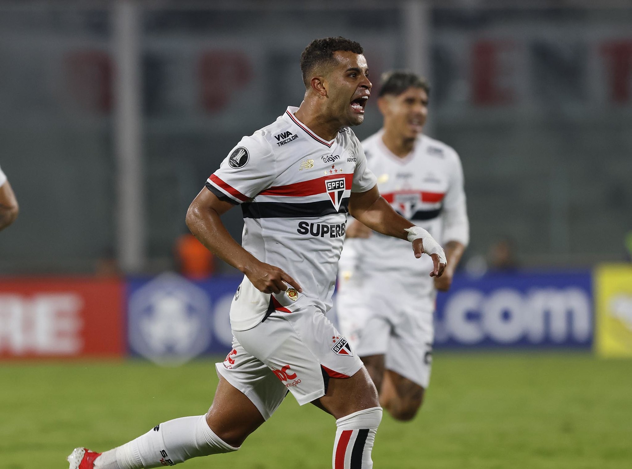 DEU UM RESPIRO! Vitória em Córdoba mantém São Paulo no caminho certo e fortalece Luis Zubeldía