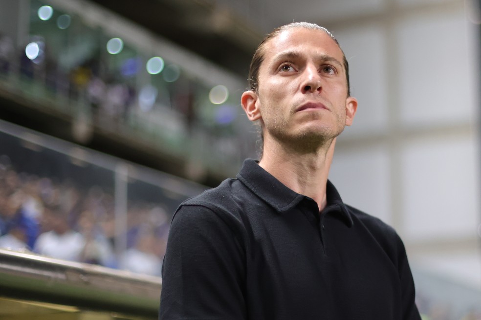 Filipe Luís em Cruzeiro x Flamengo — Foto: Gilson Lobo/AGIF