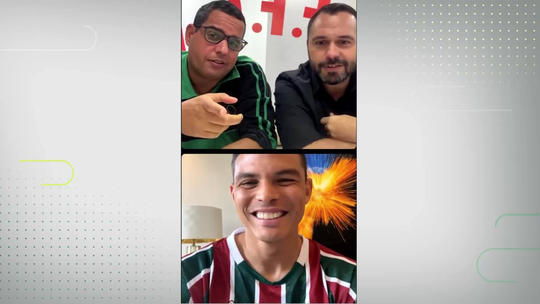Thiago Silva canta música da torcida do Fluminense em sua homenagem - Programa: ge highlights 