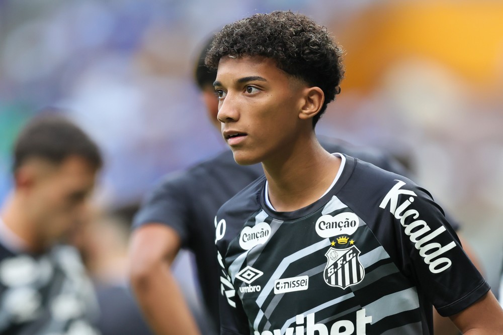 Santos encaminha renovação de Robinho Jr. até 2031