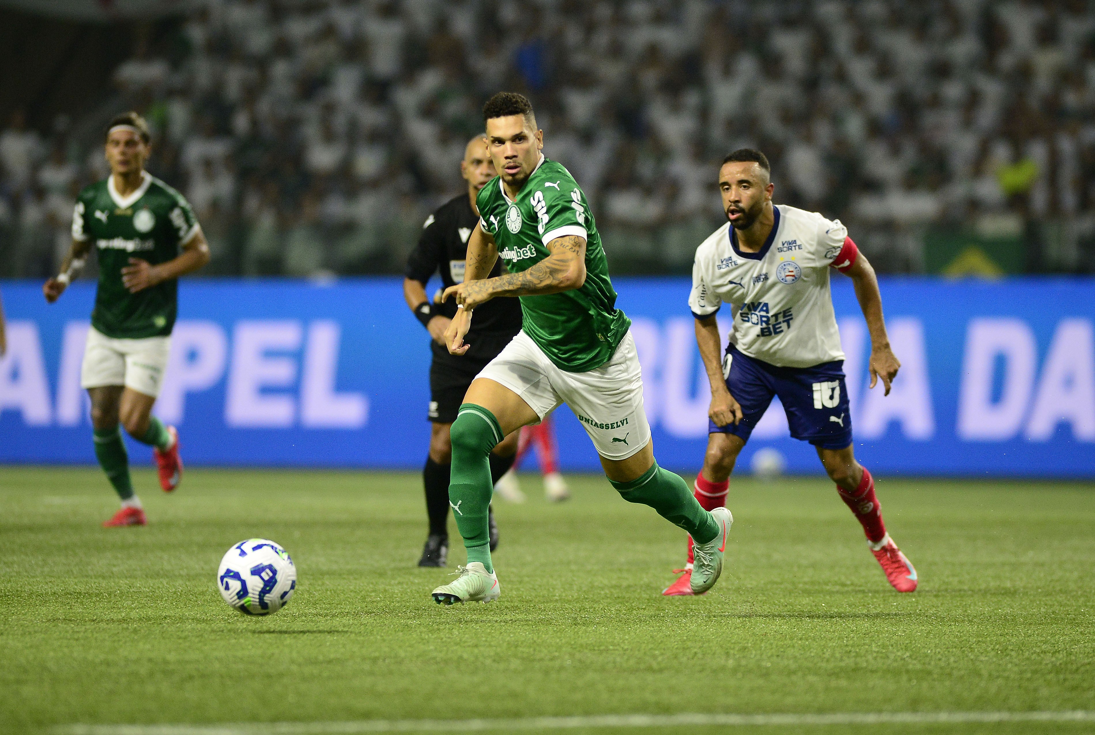 Paulinho critica finalizações do Palmeiras em derrota: 