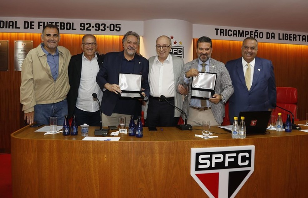 Julio Casares tomou posse para segundo manto na presidência do São Paulo — Foto: Rubens Chiri/Saopaulofc.net