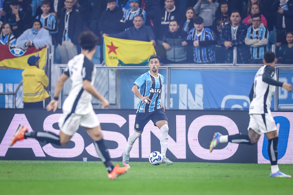 O jogo mais recente de Cristian Olivera pelo Grêmio também foi contra o Corinthians — Foto: Lucas Uebel / Grêmio Divulgação