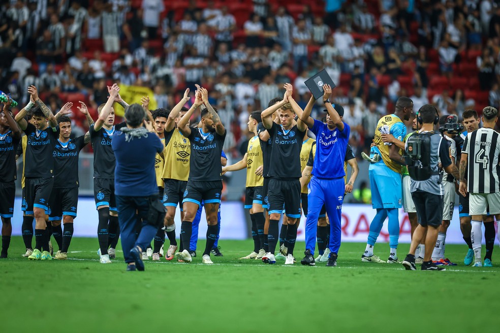 Jogadores do Grêmio após a partida contra o Botafogo — Foto: Lucas Uebel/Divulgação Grêmio
