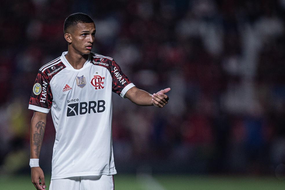Flamengo espera lucrar diante de assédio europeu por Wesley