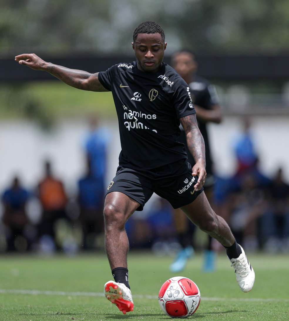 Lateral-esquerdo Diego Palácios em treino do Corinthians — Foto: Rodrigo Coca / Ag.Corinthians