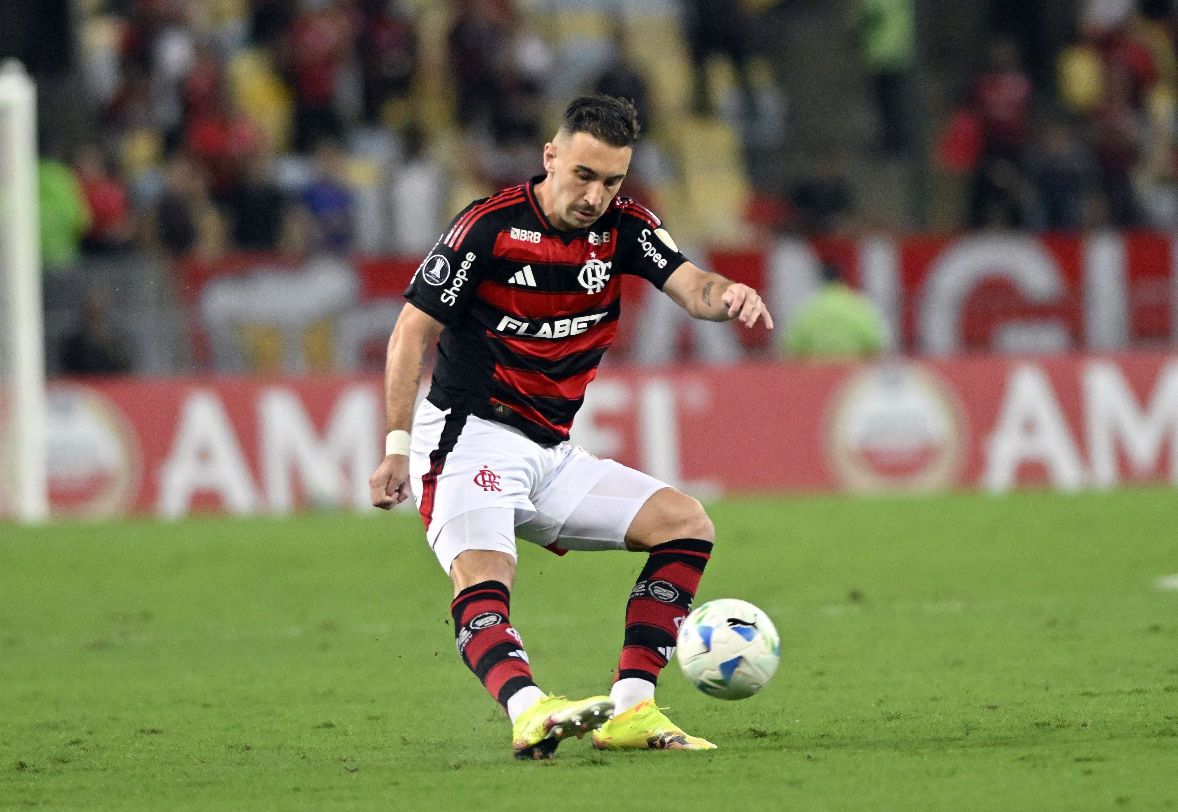 Flamengo vê crescer o assédio por Léo Ortiz, que desperta interesse da Juventus e da Roma