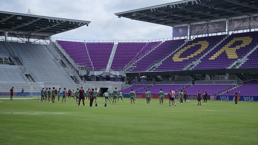 Fluminense em último treino antes de enfrentar o Al-Hilal — Foto: Marcello Neves/ge