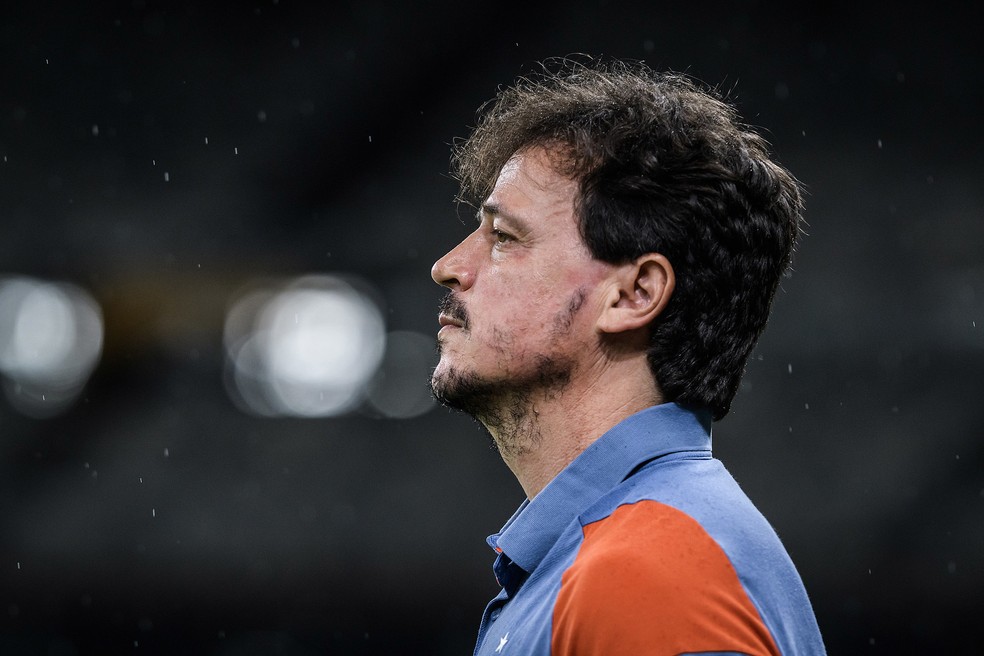 Fernando Diniz, técnico do Cruzeiro, during the jogo contra o Palmeiras — Foto: Gustavo Aleixo