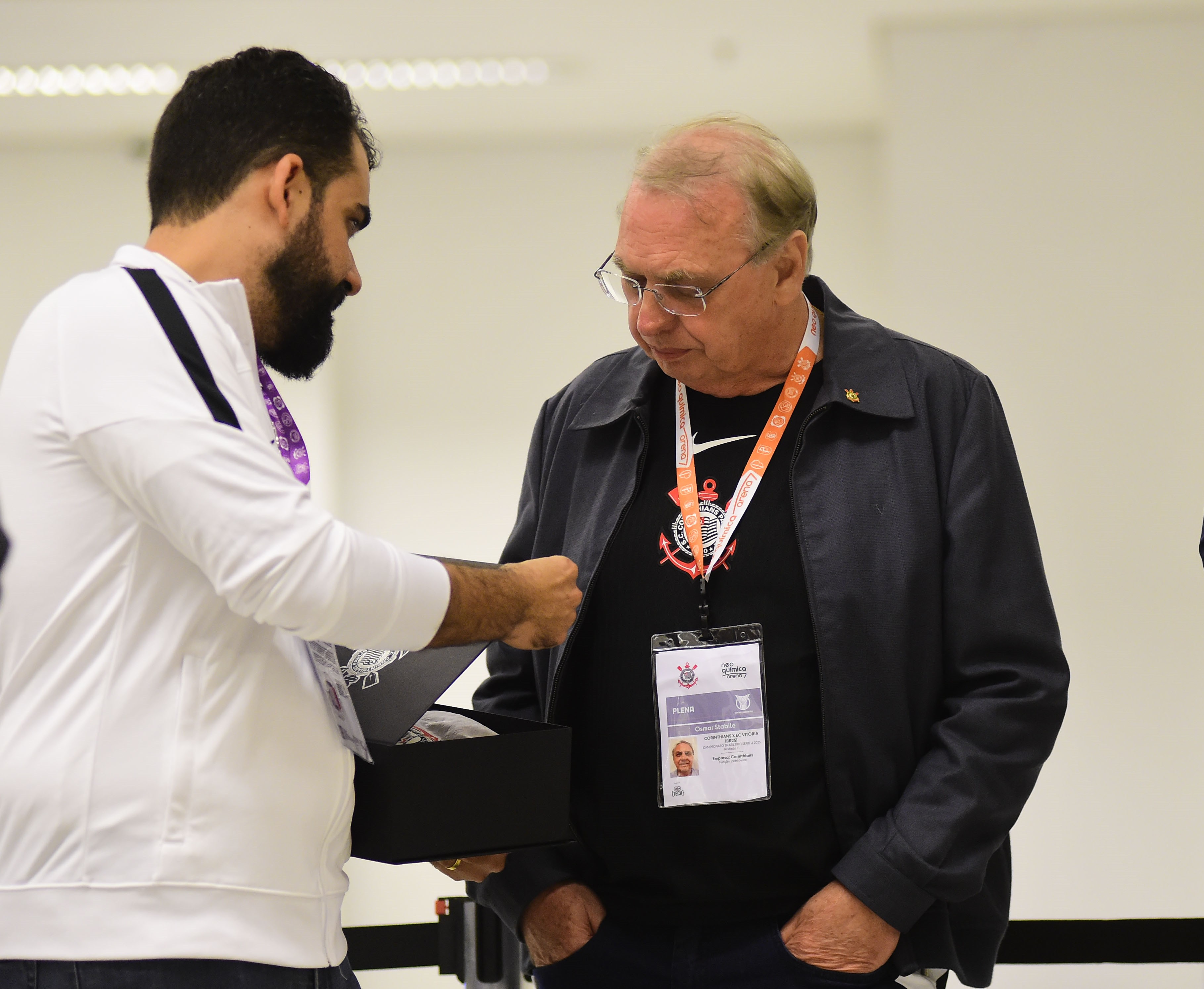 Tentativa Ilegítima de Volta de Augusto Dividem Órgãos do Conselho do Corinthians.