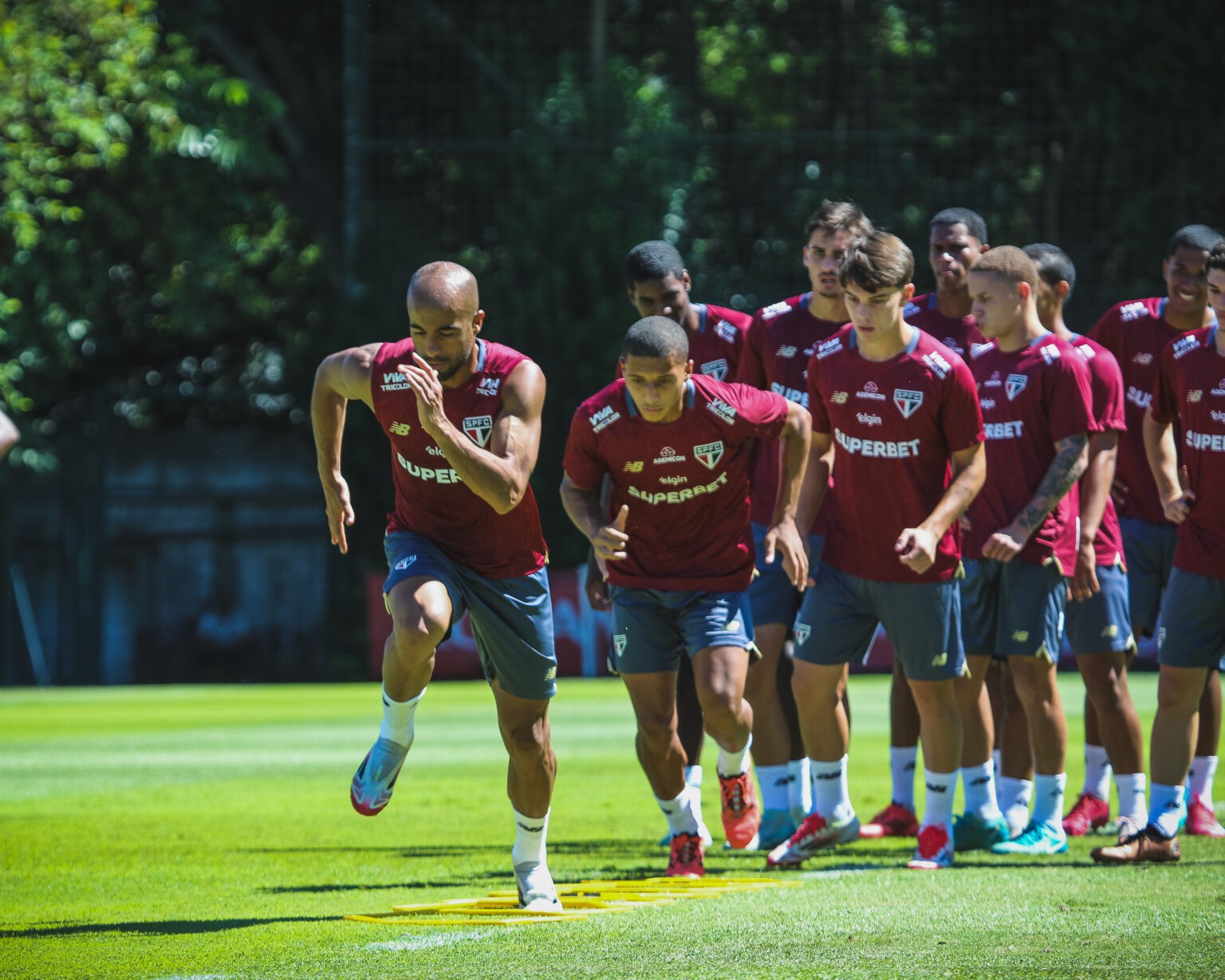 DE VOLTA! São Paulo reintegra Alisson e deve alinhar defesa com três zagueiros contra Novorizontino