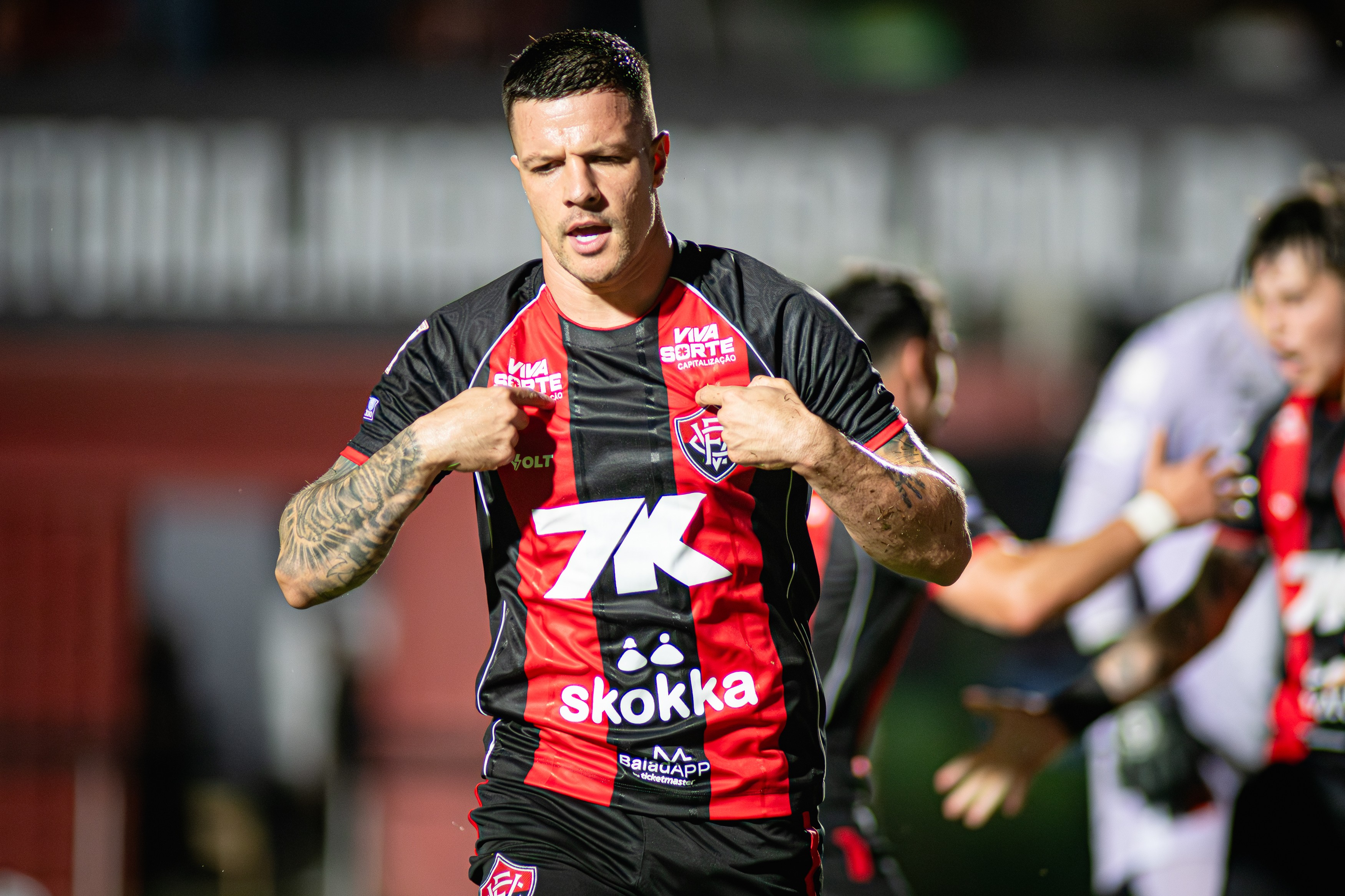 Vitória perde artilheiro para jogo contra o Athletico-PR, e Jair Ventura cita opções para o ataque