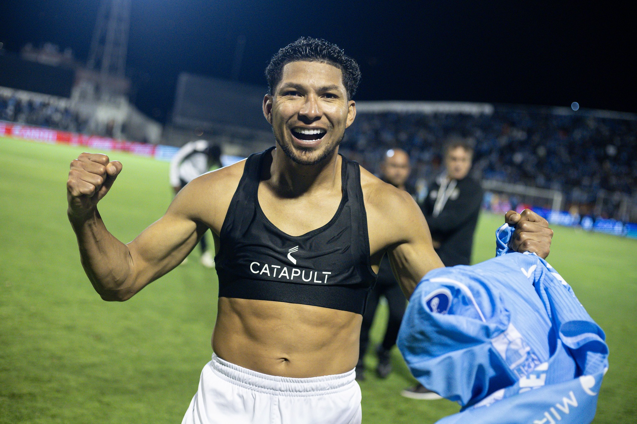 Rony valoriza força do elenco do Santos e mantém fé em título: "Creio que vamos beliscar um"