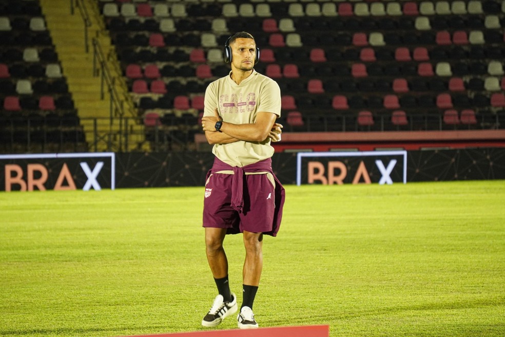 Higor Meritão com a camisa da Chapecoense