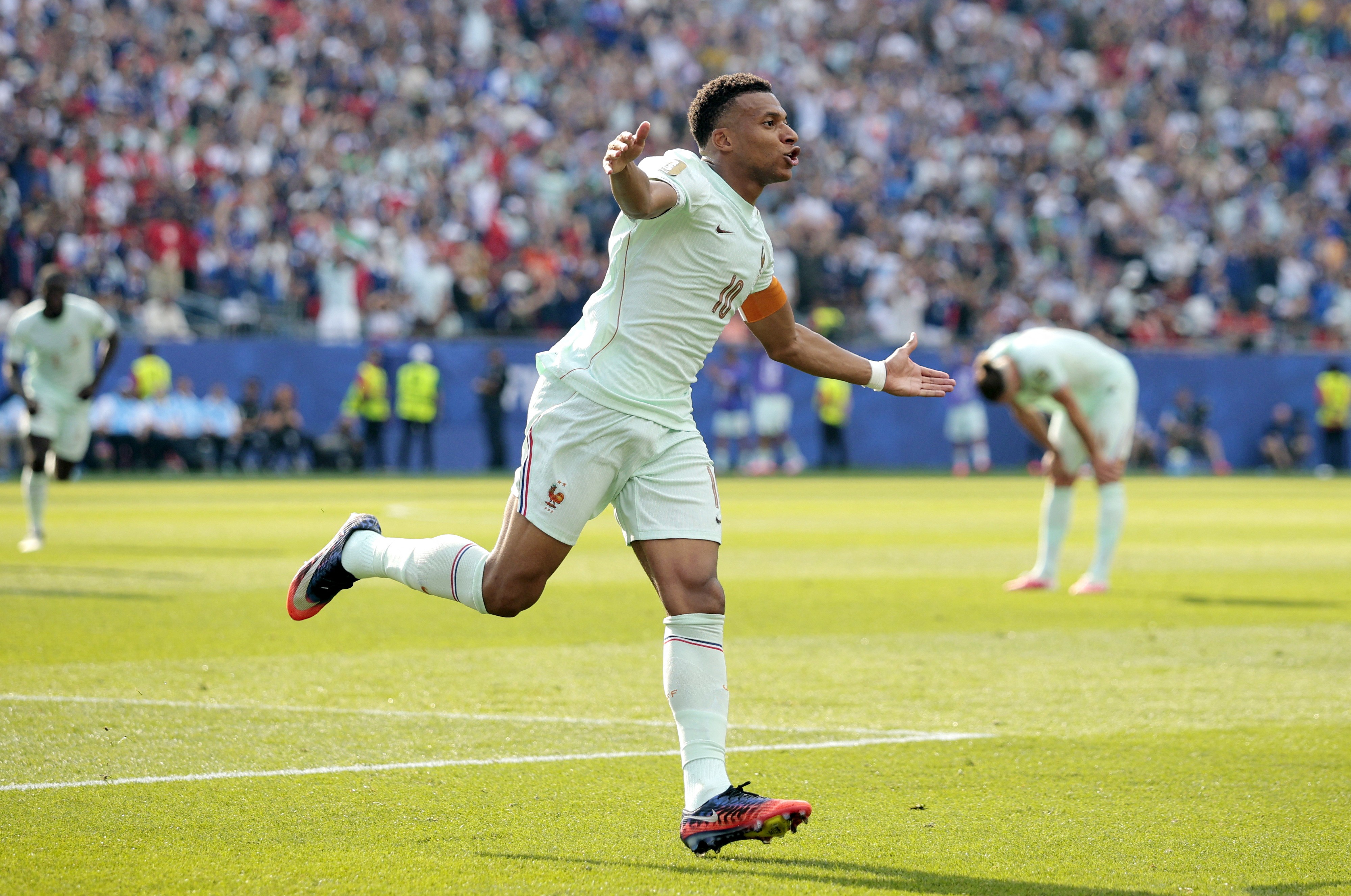 Mbappé ultrapassa Messi e se destaca na artilharia da Copa do Mundo