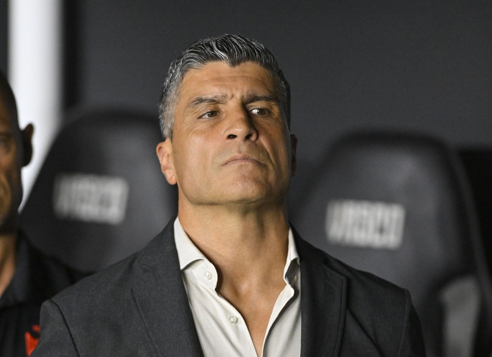 Pedro Emanuel em Vasco x Corinthians — Foto: André Durão