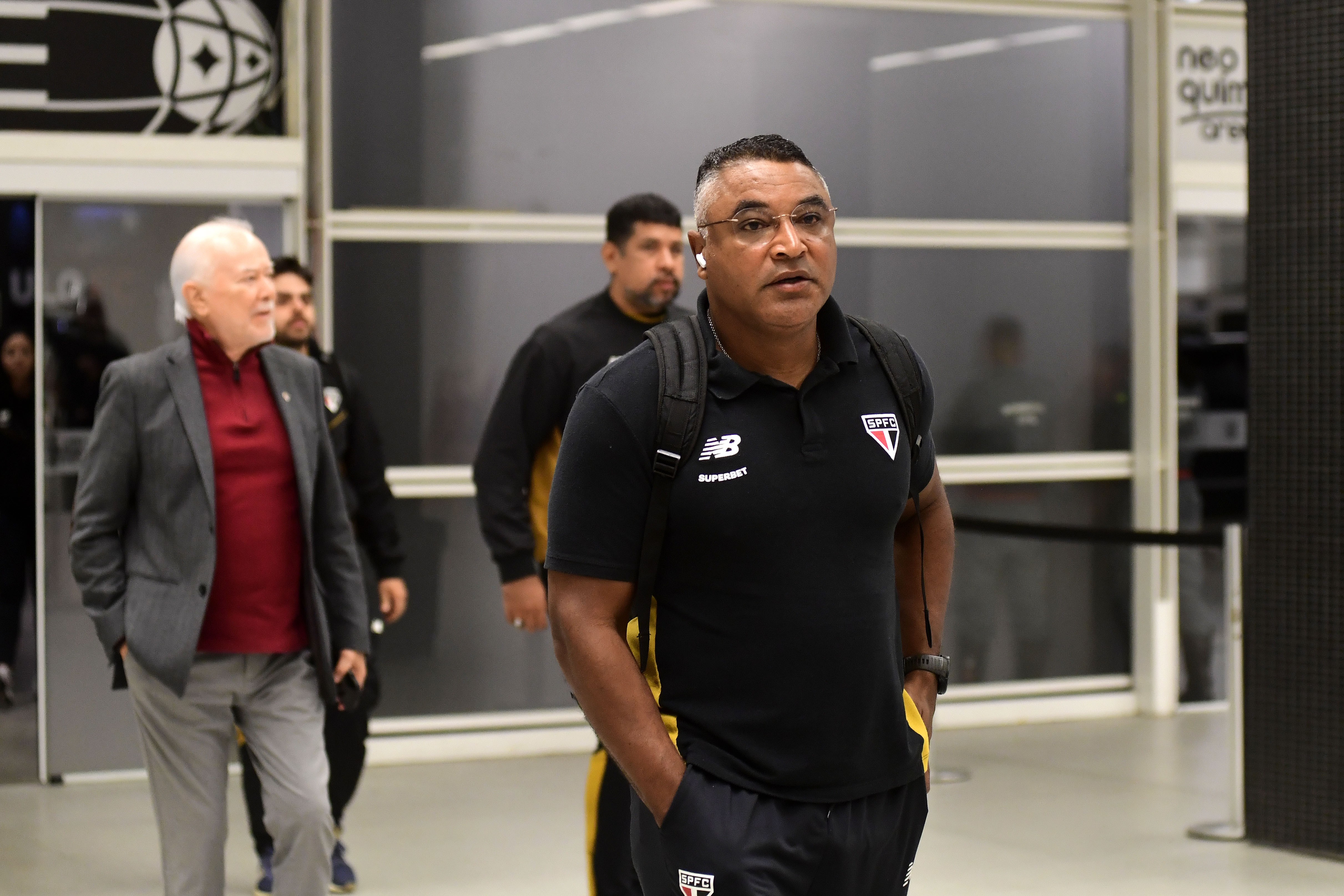 Roger Machado cobra foco do São Paulo após derrota no clássico