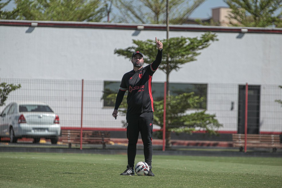 Lacerda mira quarta vitória seguida com o Dragão — Foto: Bruno Corsino/ACG