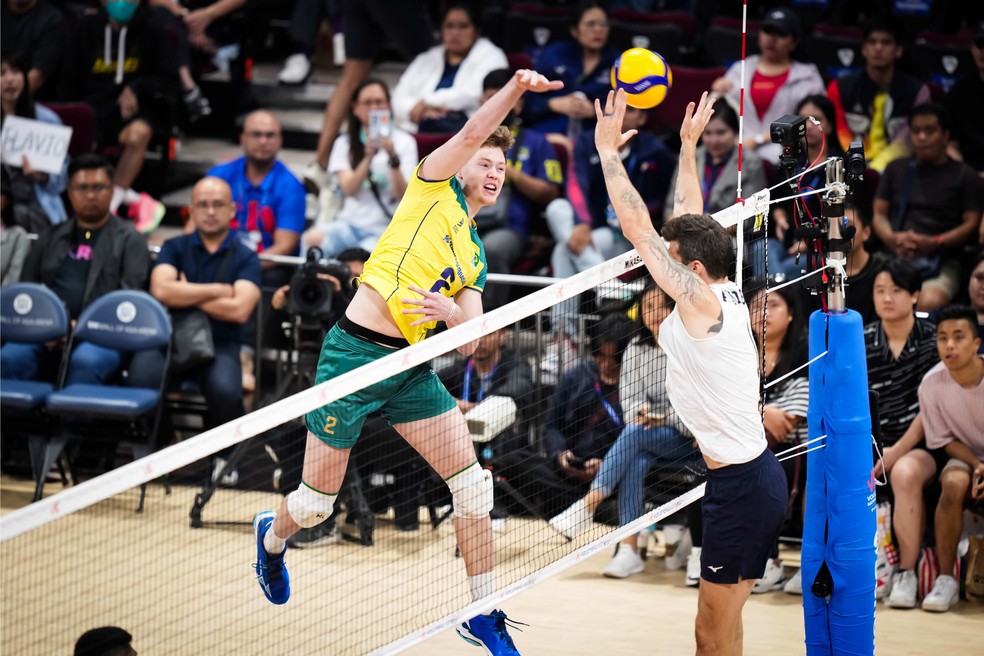 Lukas Bergmann em ação na Liga das Nações masculina de vôlei — Foto: Volleyball World