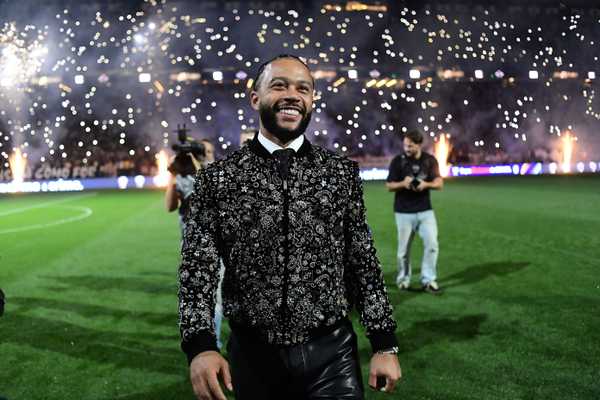 VIVEU O CORINTHIANS! Reações de Memphis Depay na classificação do Corinthians: análise de especialista