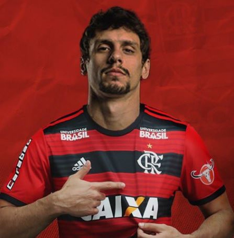 Rodrigo Caio negocia com novo clube após saída do Grêmio.