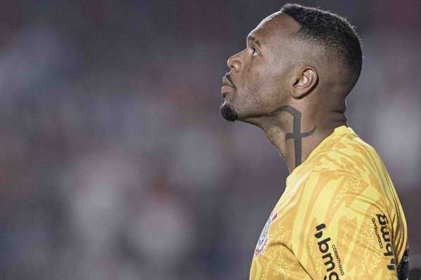 Carlos Miguel continues in goal for Corinthians against Sao Paulo and could stay until the end of the month  Corinth