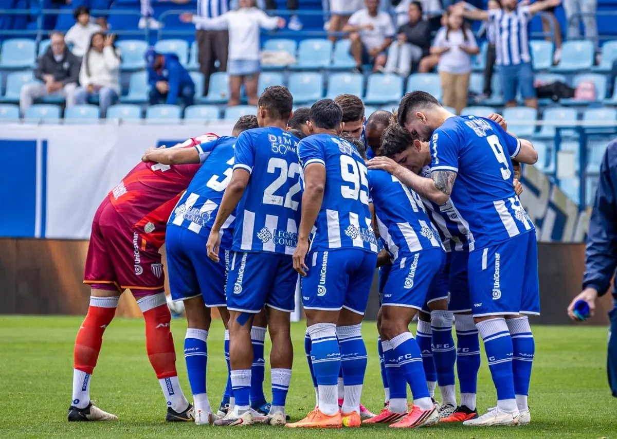 Técnico do Avaí vê erro da arbitragem em gol da vitória do Ceará: "Chega a ser vergonhoso"